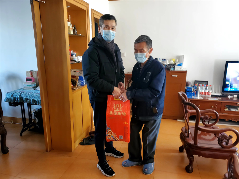張董慰問.jpg